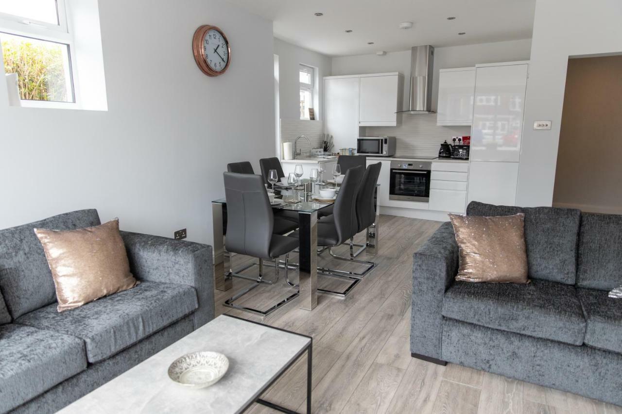 London Northwick Park Serviced Apartments By Riis Property Harrow Exterior photo